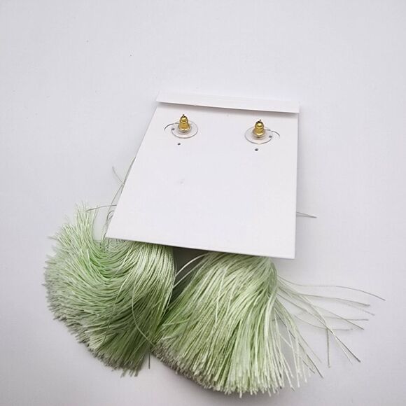 NWT Molly Phillips Green Tassel Earrings - Picture 3 of 3